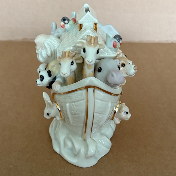 Lenox Noah's Ark Collectible Porcelain Coin Piggy Bank Figurine - Picture 4 of 8